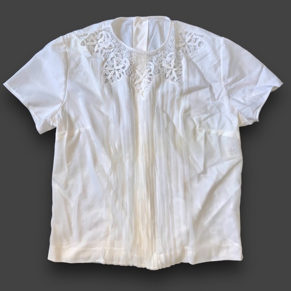 v i n t a g e :: 50s Pleated Cutout Lace Nylon Blouse ILGWU - Picture 6 of 13